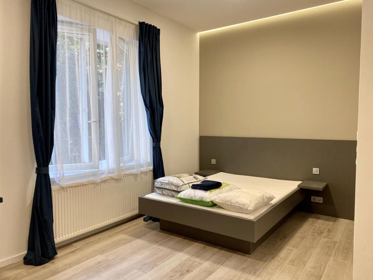 Jogasz Street - A. Apartman Appartement Pécs Buitenkant foto